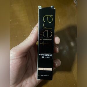 Fiera cosmetics concealer